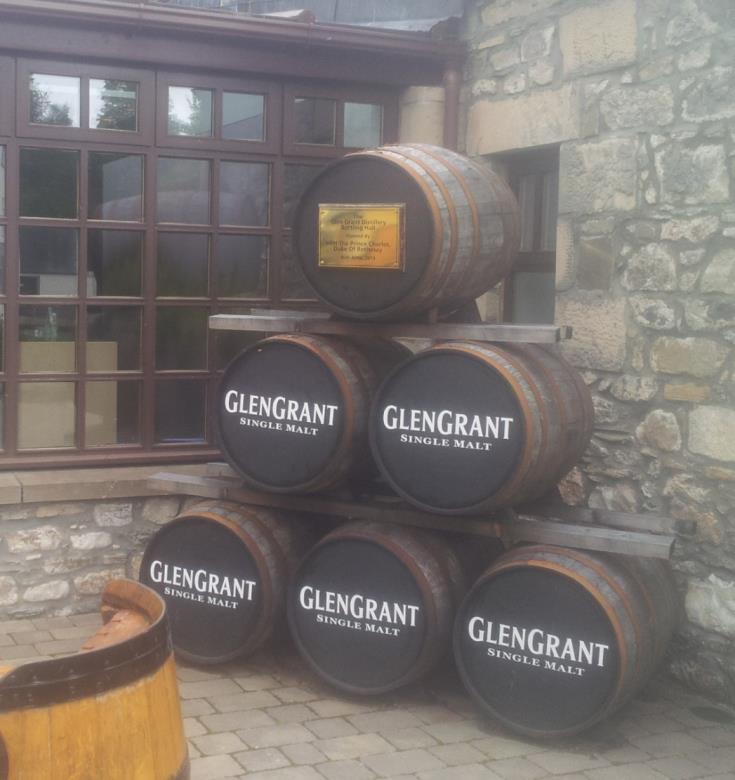 Beczki Whisky (cask) 1. Quarter lub Octave 50 litrów 2. Bourbon barrel 200 litrów 3. Hogshead 250 litrów 4.