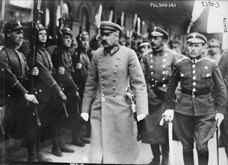 11 listopada1918 przekazanie przez Radę Regencyjną władzy nad wojskiem