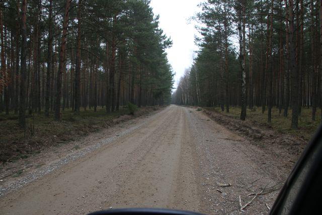 Modernizacja drogi transportu rolnego Broda - Dąbrowa 2014 rok: - zakres robót obejmował wykonanie nawierzchni z kruszywa mineralnego 0-31,5mm, o grubości nasypu po zagęszczeniu 15cm, - długość