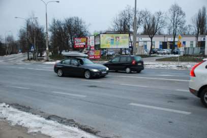 Format: 6 x 3 Typ: premium Oświetlenie: lampy uliczne Miasto: Lublin Usytuowanie: skrzyżowanie Opis: - tablica przy bardzo ruchliwym skrzyżowaniu ze światłami ul. Wojciechowska skrzyżowanie z ul.