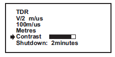 3.3 Kontrast ekranu LCD Po wejściu do Menu należy wciskać przycisk (SET) aby wskaźnik wskazał pozycję Contrast : Następnie za pomocą przycisku kursora można zwiększyć kontrast ekranu, zaś za pomocą