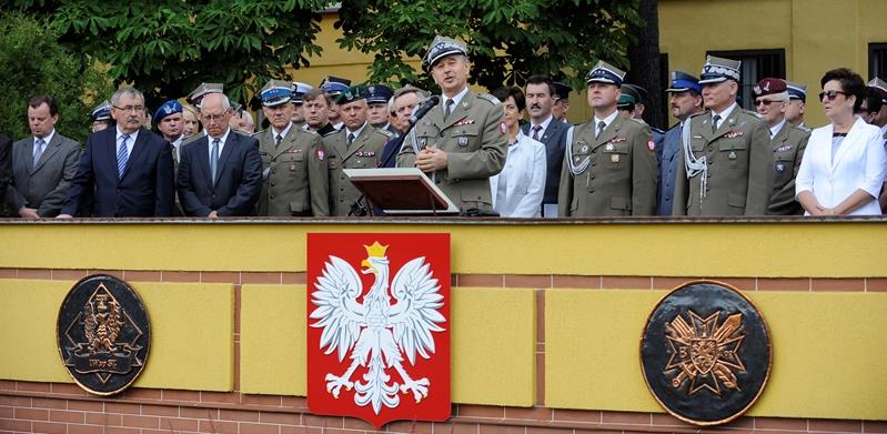 W dn. 27 czerwca 2014 r. w koszarach przy ul. Powstańców Warszawy 2, odbyła się uroczystość 10-lecia istnienia 1. Brygady Logistycznej im.