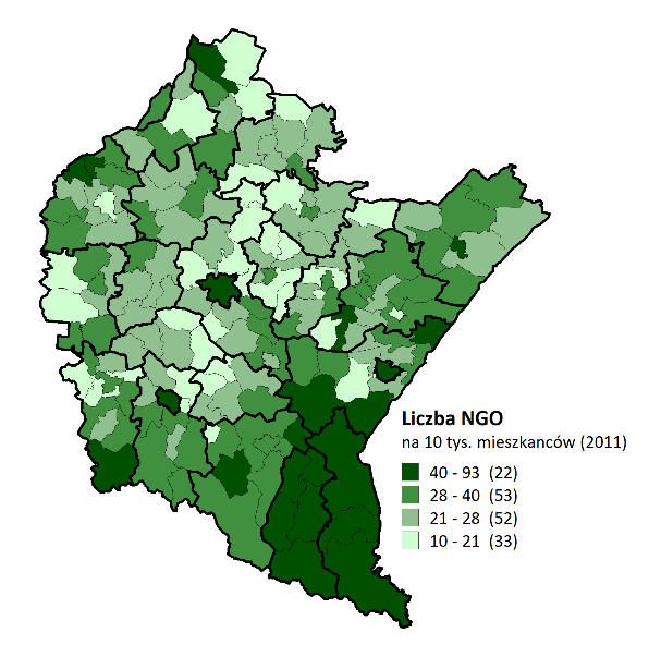 poziom wykształcenia w poszczególnych powiatach patrząc jednak na wyniki sprzed 10 lat, najwyższym cechowały się miasta na prawach powiatu, najniższym zaś powiaty Pogórza Przemyskiego oraz powiat