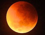 Jeśli to przegapimy, trzeba będzie długo czekać na powtórzenie tego zjawiska. Jak bardzo czerwony będzie księżyc zależne jest od ilości pyłu w atmosferze.