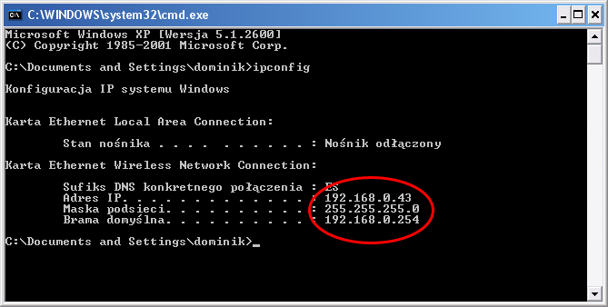 4. Wpisujemy ipconfig i naciskamy klawisz Enter Potrzebne dane są zaznaczone w kółku: Ilustracja 15: Okno konsoli w systemie Windows 5.