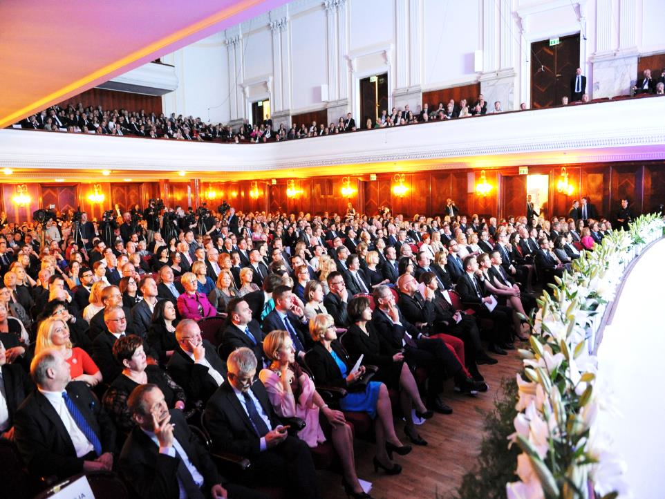 NASI GOŚCIE Bronisław Komorowski, b. Prezydent RP, Donald Tusk, Przewodniczący Rady Europy, Jerzy Buzek, b. premier RP, b. przewodniczący Parlamentu UE, Lech Wałęsa, b.