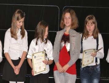 Laureaci VIII edycji KATEGORIA: SOLISTA I miejsce: Zuzanna Janoś SP w Adamowiźnie II miejsce: Zuzanna Kozioł SP2 III miejsce: Sebastian Biegała SP6 wyróżnienie: Julia Czerwińska SP w Adamowiźnie