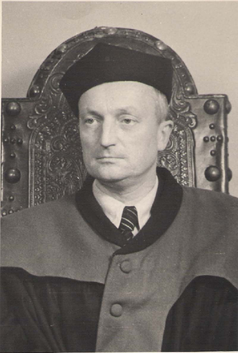 224 Fot. 4. Profesor Bolesław Dubicki W roku 1948 otrzymuje nominację na profesora nadzwyczajnego Politechniki Warszawskiej i kierownika Katedry Maszyn Elektrycznych.