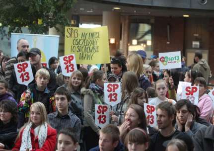 Zdjęcia z festiwali ( Dni Energii ) Wystawa 300 plakatów z Ambasadorami Klimatu Konkurs ekologiczny podczas festiwalu