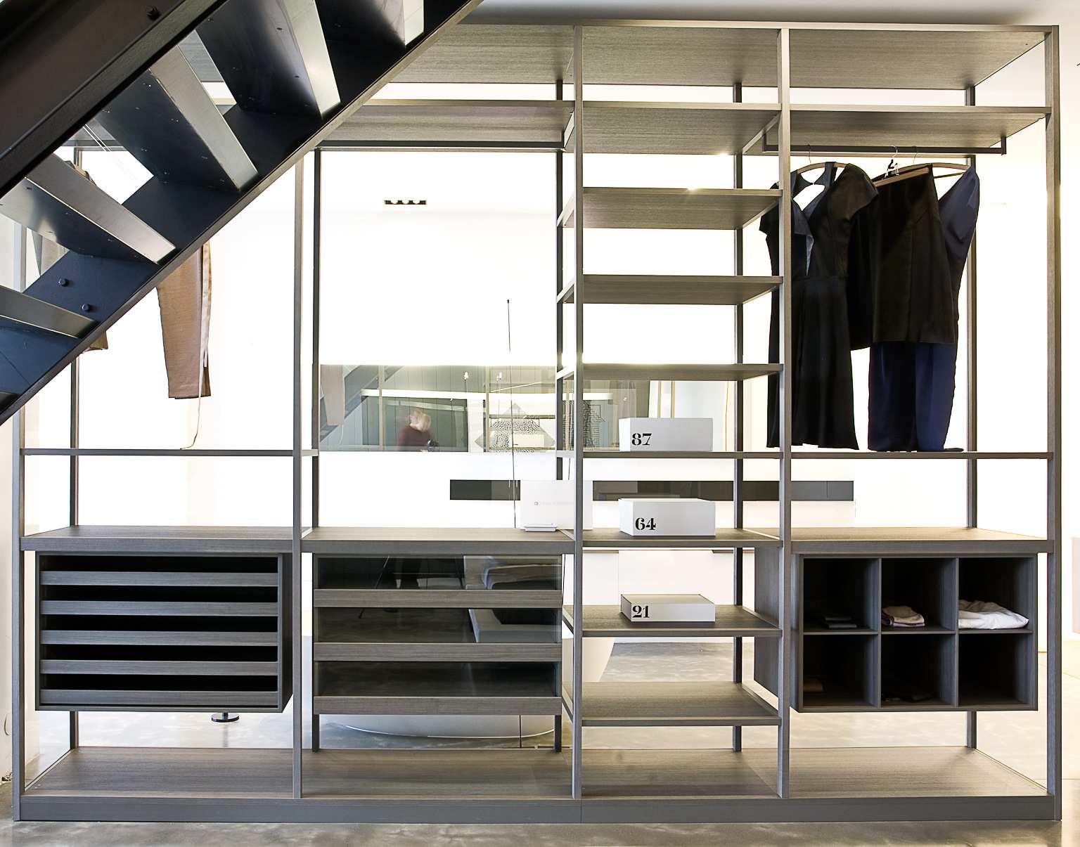 Garderoba Storage Air projekt Piero Lissoni - Porro Wykończenie: hemlock cenere, szkło,
