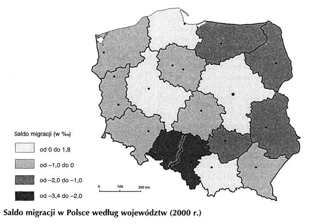 7 2.... Zadanie 22. (4 pkt) Mapa przedstawia saldo migracji w Polsce w 2000 roku według województw. a) Wymień dwa województwa o najwyższym odpływie ludności. 1.... 2.... b) Spośród podanych poniżej cech zaznacz trzy, które są wspólne dla województw: warmińsko-mazurskiego, podlaskiego i lubelskiego.