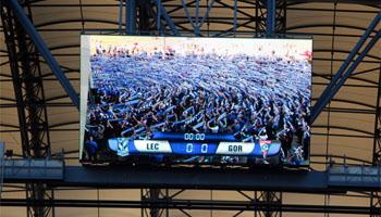 Powierzchnie reklamowe Telebim i tv Led w strefach VIP 2 największe telebimy stadionowe w Polsce Spoty o długości 30 sekund Ilośd emisji: 3x przed