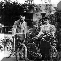 MAŁŻEŃSTWO I RODZINA W 1894 roku poznała swojego męża Pierra Curie, który był w tym czasie doktorantem w laboratorium Becquerela.