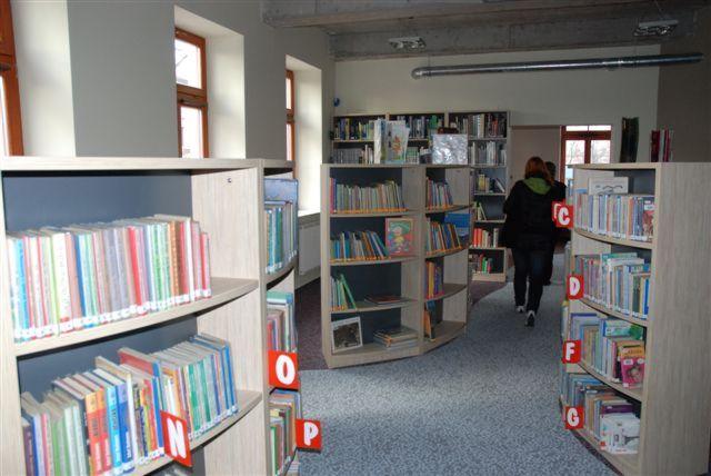 Źródł: http://wlmin.rg/ Inną skutecznie działającą placówką w Gminie Włmin jest Miejska Bibliteka Publiczna im. Zfii Nałkwskiej w Włminie.