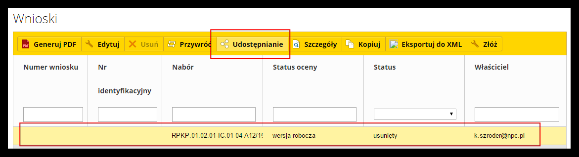 Generowanie PDF W dowolnym momencie wnioskodawca może wygenerować plik PDF z wnioskiem. W tym celu powinien wybrać wniosek na liście i nacisnąć przycisk Generuj PDF.