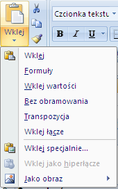 Kursor ustawiamy w tabeli przestawnej zaznaczamy obszar do przekopiowania wybieramy przycisk Kopiuj, następnie kursor ustawiamy w miejscu, gdzie chcemy wstawić kopię tabeli wybieramy zakładkę: