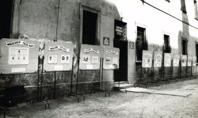 1969 r. Przeniesienie siedziby Muzeum do gmachu dawnego klasztoru oo. trynitarzy. Budowa krotoszyńskiego elewatora. Sekcja zapaśnicza, założonego w 1954 r.