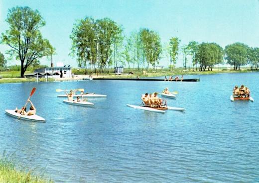 1978 r. Początek działalności firmy JOTKEL. 28 kwietnia 1978 r. Początek kursów autobusów miejskich. 1979 r. Utworzenie parafii pw. św. Andrzeja Boboli w dawnym kościele ewangelickim.