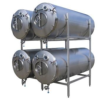 Tanki transferowe Po zakończeniu leżakowania w tankach cylindryczno-stożkowych lub tankach do leżakowania (w zależności od wybranej technologii fermentacji), piwo jest przepompowywane do tanków