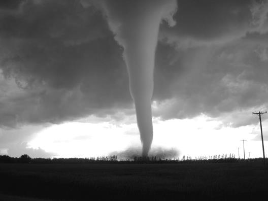 Zadanie 11. [0 5 p.] Na zdjęciach przedstawiono wybrane zjawiska meteorologiczne. Rozpoznaj je i podpisz w odpowiednim miejscu. a. b. c. d. e. Źródło: www.wikipedia.pl Zadanie 12.