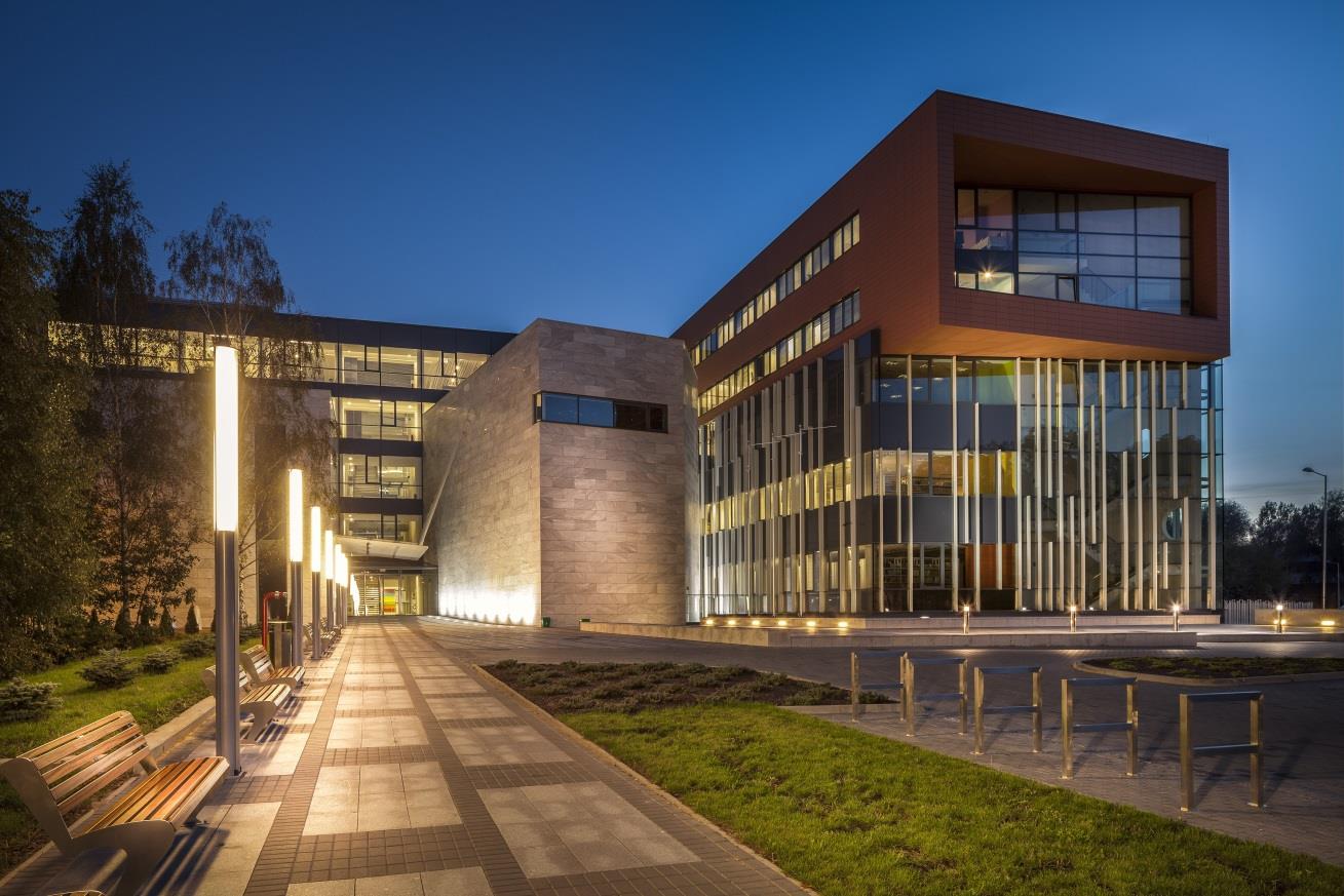 POMOCE NAUKOWE BIBLIOTEKA Studenci mogą korzystać zarówno z Biblioteki Wydziału Filologicznego, Głównej Biblioteki UŁ, jak i wszystkich wydziałowych bibliotek UŁ.