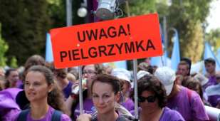 jedynie to, co ich dotyka, czyli przymrozki, deszcz lub jego brak i z tego powodu narzekają.
