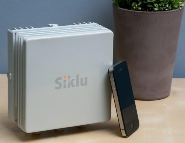 Smallest Form Factor in the Aid of Small Cell Deployment Siklu backhaul portfolio is ready for the small cell future Full portfolio of small cell backhaul products stand alone and integrate-able