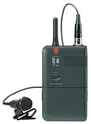 FUNKCJE PRODUKTU WM-4300 Zasięg transmisji: 3m - 120m Kardioidalny pojemnościowy mikrofon krawatowy Cztery banki po 16 kanałów radiowych Maks.