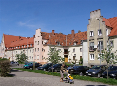 11. Lębork, ul. Zwycięstwa 26 27, dom mieszkalny, obiekt postulowany do wpisu do rejestru zabytków. 12.