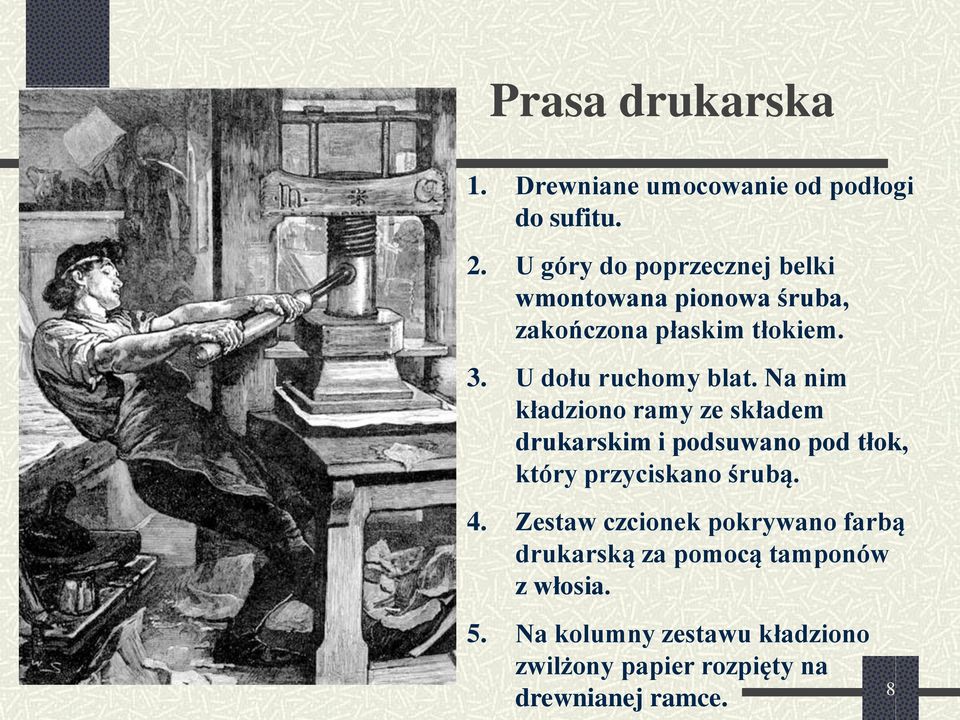 U dołu ruchomy blat.