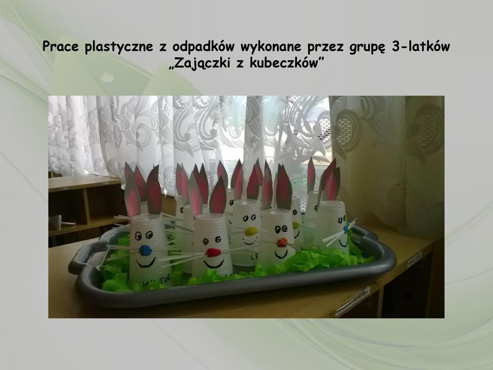 przez grupę