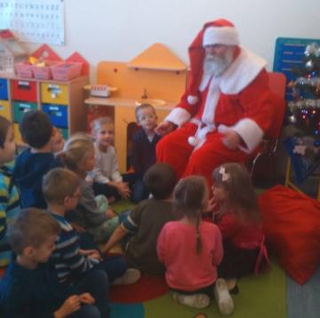 4 grudnia dzieci z grupy VII spotkały się z Mikołajem, który odwiedził je w przedszkolu.