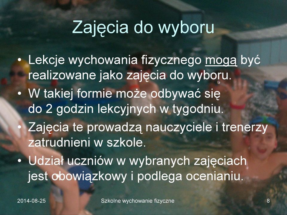 Zajęcia te prowadzą nauczyciele i trenerzy zatrudnieni w szkole.