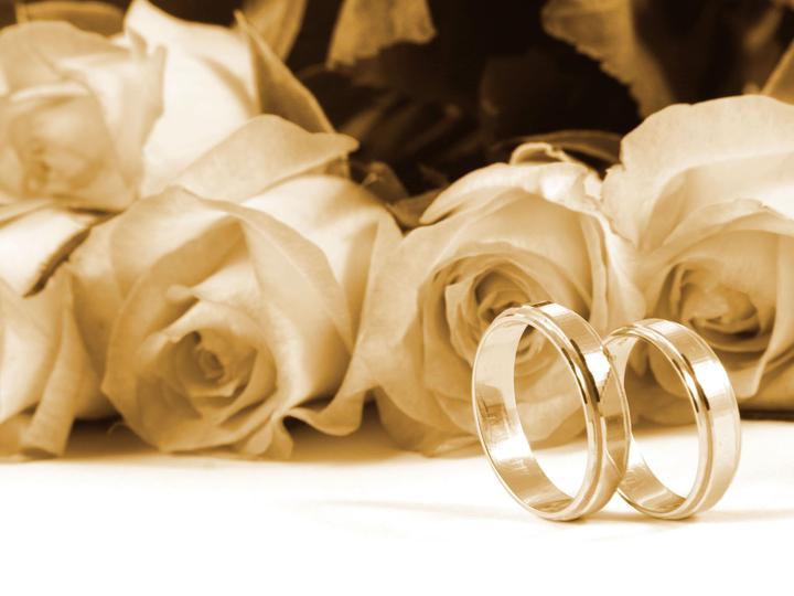 Ślub to szczególne wydarzenie w życiu każdego człowieka, a perfekcyjnie przygotowane wesele to marzenie wielu młodych par... Z przyjemnością zorganizujemy dla Państwa idealne przyjęcie!
