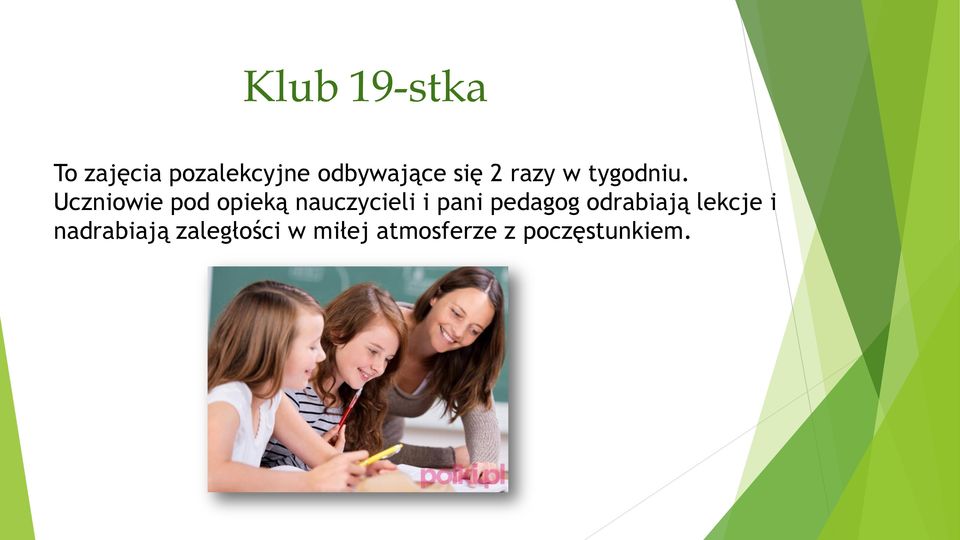 Uczniowie pod opieką nauczycieli i pani pedagog