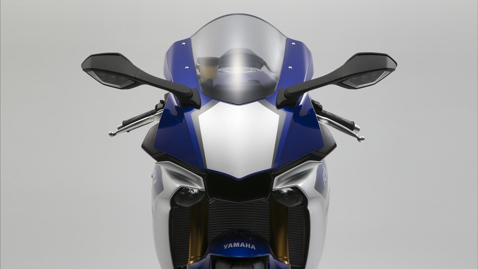 Silnik o mocy 200 KM z wałem korbowym krzyżowym opracowany na bazie modelu M1 Yamaha R1 nowej generacji jest napędzana 4-cylindrowym, 4-zaworowym silnikiem z krzyżowym wałem korbowym o pojemności 998