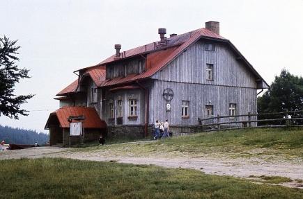 8 biuletyn informacyjny 87 Babia Góra (1725 m npm) w Beskidzie Żywieckim kulminacja Pasma Babiogórskiego, najwyższy szczyt w Beskidach Zachodnich, położony w Beskidzie Żywieckim, między przełęczą