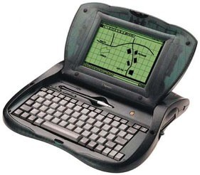 Piękna porażka #2 Apple Newton - 1993 Wiele założeń podobnych do tych przyjętych przez Go Corporation, choć są różnice: Rozpoznawanie pisma odręcznego w szczególności pisma cursive Pasywny ekran