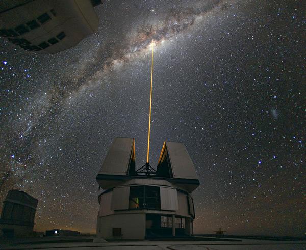 Sztuczna gwiazda VLT Układ laserowy będący elementem optyki adaptatywnej/aktywnej teleskopu.