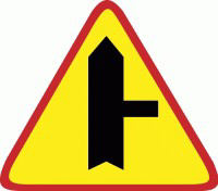 pieszych, 8. Widząc ten znak umieszczony przed skrzyżowaniem, kierujący pojazdem: A ma obowiązek skręcenia w prawo, B nie może skręcić w prawo, C nie może zawrócić. 9.