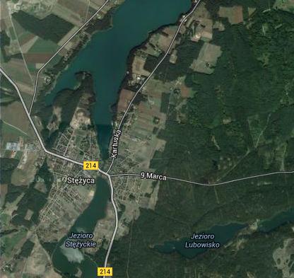 Łeby, czego wynikiem jest dobre połączenie komunikacyjne z Kościerzyną - 10 km, Lęborkiem - 47 km, Zblewem - 45km, Starogardem Gdańskim - 59km, a także Sierakowicami - 21 km.