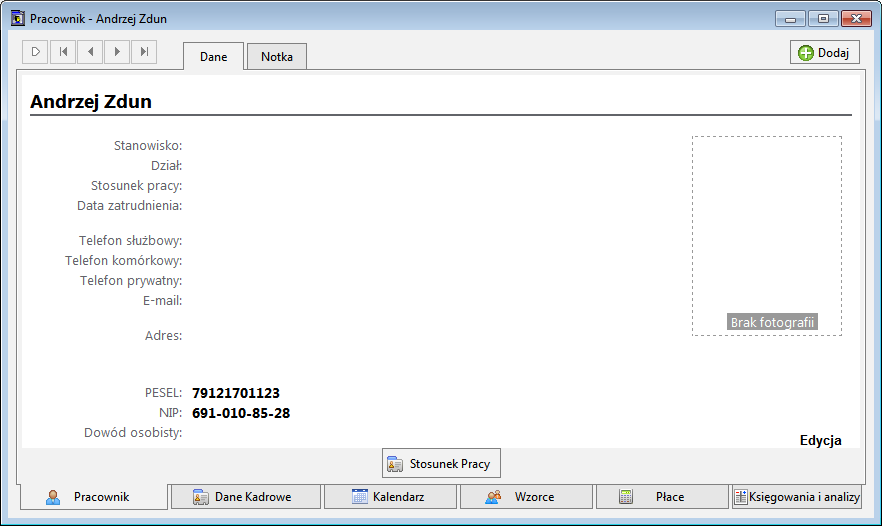 Pracownik 5 5 Rys. 5-4 Okno Pracownik Nowy pracownik. Nie istnieje konieczność uzupełniania wszystkich danych pracownika od razu.