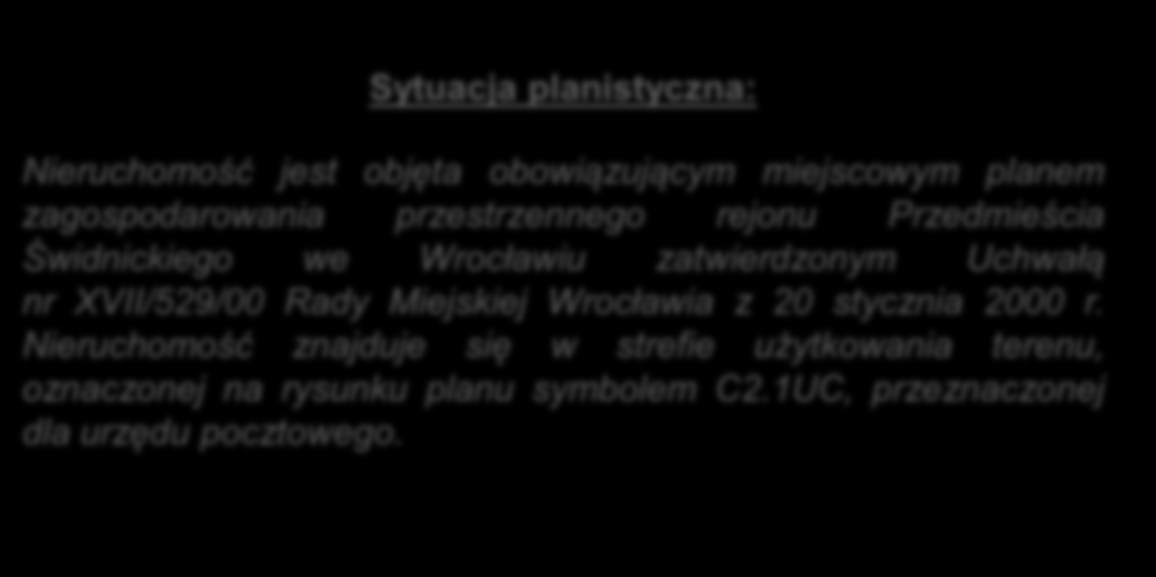 Nieruchomość ma dostęp do następujących sieci uzbrojenia technicznego: elektroenergetyczna, wodociągowa, ciepłownicza (magistrala w ciągu ul. Piłsudskiego), kanalizacji, gazowa (w ciągu ul.