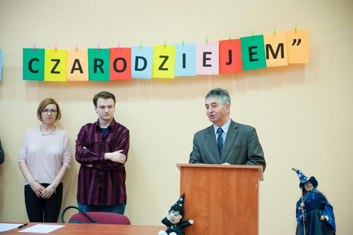 Wzięli w nim udział uczniowie z kilkunastu szkół z Tarnowa i jego regionu. Łącznie do pytań konkursowych przystąpiło 46 osób.