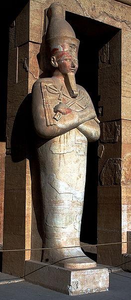 Światynia grobowa Hatszepsut Posagi