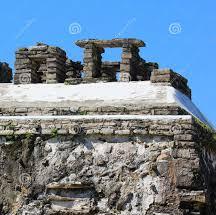 DZIEŃ 5: Śniadanie. Przejazd do miejscowości Villahermosa, stolicy stanu Tabasco. Zwiedzanie Parku Olmeków: kompleksu archeologiczno przyrodniczego.