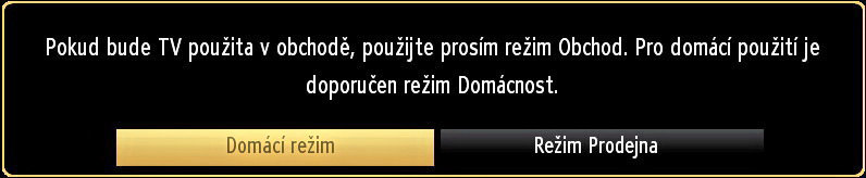 Vkládání baterií do ovladače 1. Jemně nadzdvihněte kryt v zadní části dálkového ovládání. 2. Vložte dvě baterie AAA.