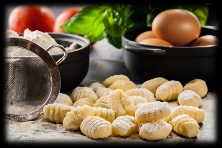 Warzywa na parze Steamed vegetables Surówka z kapusty pekińskiej Chinese cabbage salad Gnocchi tradycyjne Traditional gnocchi Gnocchi szpinakowe Spinach gnocchi 6 zł Do dania głównego POLECAMY!