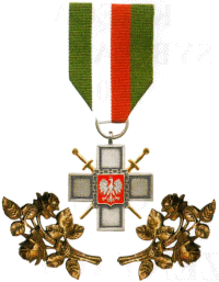 Pan dyrektor podkreślił, że sztandar ten ma nawiązywać do szczytnych tradycji patriotycznych wielu pokoleń Polaków i Polek walczących o niepodległość Ojczyzny.