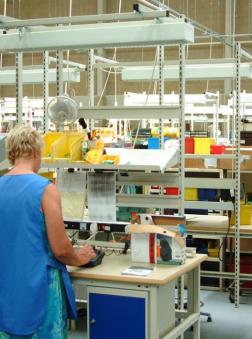 Opaski zaciskowe I narzędzia do montażu Ulepszona ergonomia i komfort użytkowania Optymalna konstrukcja i najwyższej jakości materiały Rezultat: